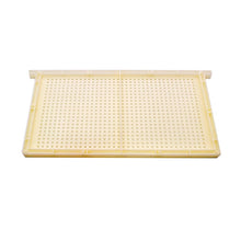 Load image into Gallery viewer, Simple and Convenient Set with Wholesale Bee-free Insect-removal Function. Pulp Extractor Controls The Bottom Strip of The Queen's Cover Room, Which Contains The Queen's Table Strip and The King-rearing Frame.