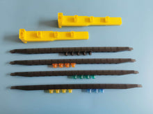 Load image into Gallery viewer, 2 Sets of New American Queen Base Bar Support Rods Assembled Into Detachable Queen Rearing Frame Apiculture Tools