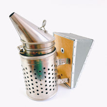 Load image into Gallery viewer, BS-001A BEE SMOKER WITH TOOL