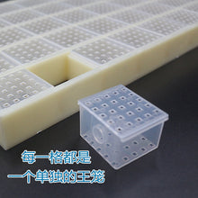Load image into Gallery viewer, Wholesale Apicultural Tools - New All-purpose Multi-functional Plastic King Storage Device for Chinese Bees and Italian Bees