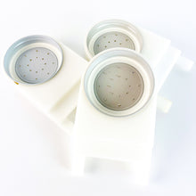 Load image into Gallery viewer, Bee Tools Wholesale American Style Honeybee Gate Water Feeder Plastic Base