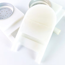 Load image into Gallery viewer, Bee Tools Wholesale American Style Honeybee Gate Water Feeder Plastic Base