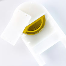 Load image into Gallery viewer, Bee Tools Wholesale American Style Honeybee Gate Water Feeder Plastic Base