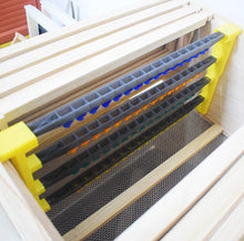 Load image into Gallery viewer, 2 Sets of New American Queen Base Bar Support Rods Assembled Into Detachable Queen Rearing Frame Apiculture Tools