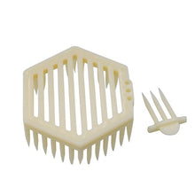 Load image into Gallery viewer, Bee Wholesale Double Multifunctional Queen Cage Needle Queen Cage Does Not Harm The Queen Bee