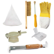 Load image into Gallery viewer, Beekeeping Tools Set of 7 Pieces Smoker Blower Bee Special Scraper Bee Brush Lift Beehive Grip Nest Frame Holder
