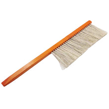 Load image into Gallery viewer, Bee Keeping Tool, Wooden Handle, Single Row Horsetail Bee Brush, Bee Sweeping Brush, Bee Repellent Appliance
