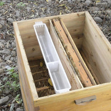 Load image into Gallery viewer, Beekeeping Tools and Appliances 1.2KG Frame-type Bee Water Feeder
