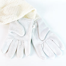 Load image into Gallery viewer, Beekeeping Tools, Protective Products, Three-layer Breathable Mesh Sheepskin Anti-bee Gloves To Protect Hands, Bee Appliances Wholesale
